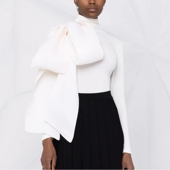 COPY - Mock neck top with large organza bow - Picture 2 of 8